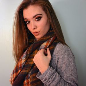 Meet your Posher, Tia